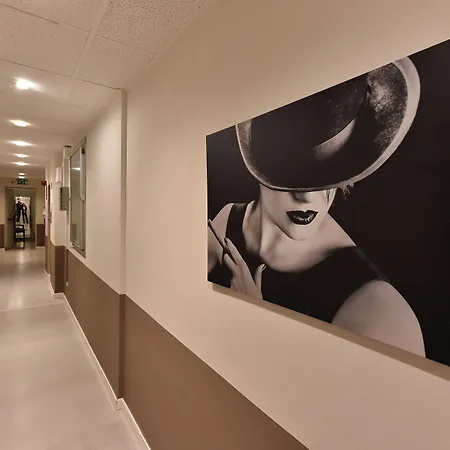 Bristol Hotel 3*